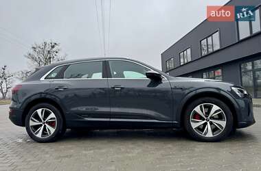 Внедорожник / Кроссовер Audi Q8 e-tron 2023 в Киеве