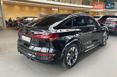 Позашляховик / Кросовер Audi Q8 e-tron 2023 в 
