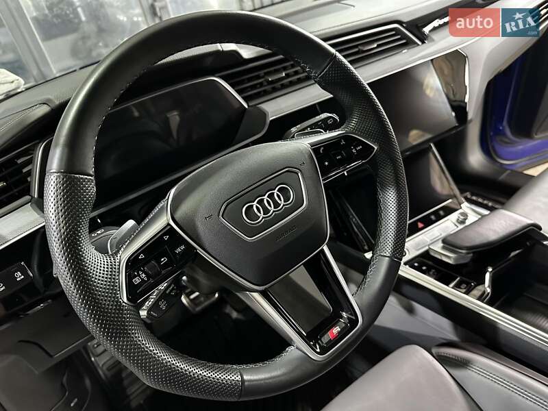 Позашляховик / Кросовер Audi Q8 e-tron 2023 в Хмельницькому
