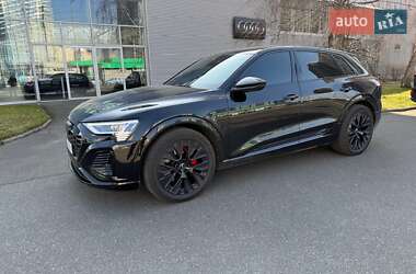 Внедорожник / Кроссовер Audi Q8 e-tron 2023 в 