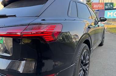 Внедорожник / Кроссовер Audi Q8 e-tron 2023 в 