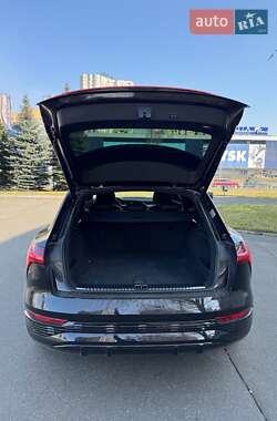 Внедорожник / Кроссовер Audi Q8 e-tron 2023 в 