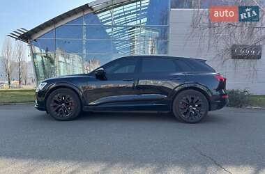 Внедорожник / Кроссовер Audi Q8 e-tron 2023 в 