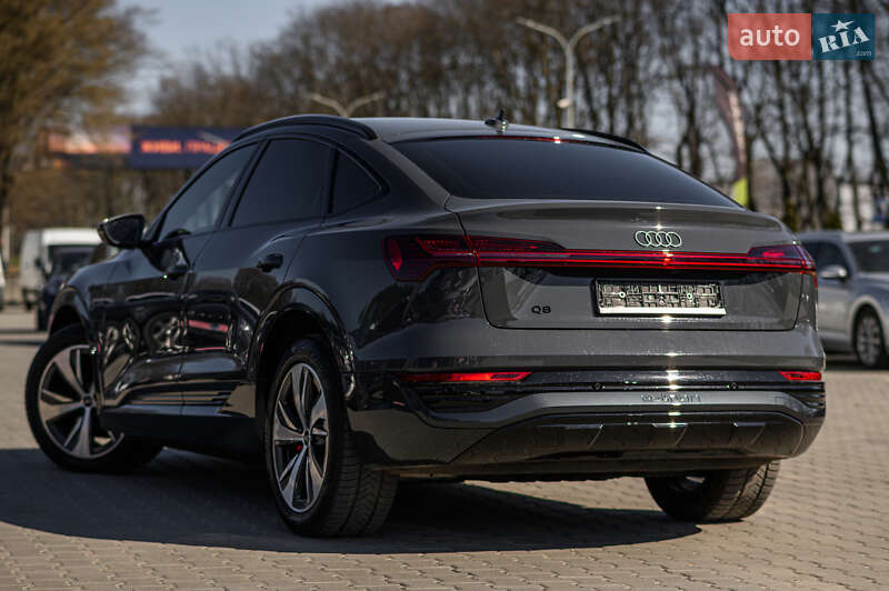 Внедорожник / Кроссовер Audi Q8 e-tron 2023 в Львове