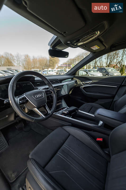 Внедорожник / Кроссовер Audi Q8 e-tron 2023 в Львове