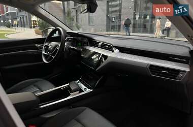 Внедорожник / Кроссовер Audi Q8 e-tron 2023 в 