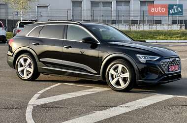 Внедорожник / Кроссовер Audi Q8 e-tron 2023 в 