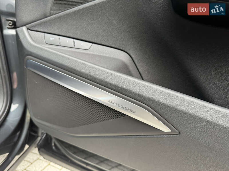 Позашляховик / Кросовер Audi Q8 e-tron 2023 в Львові