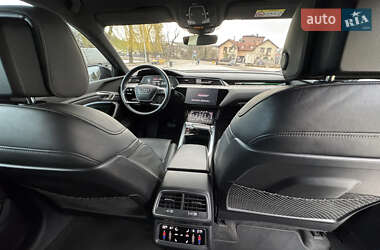 Внедорожник / Кроссовер Audi Q8 e-tron 2023 в 