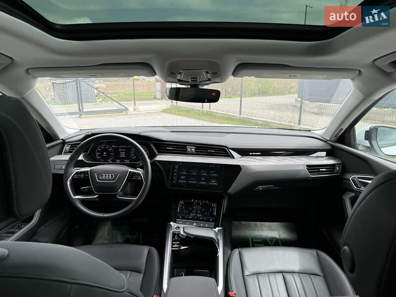 Позашляховик / Кросовер Audi Q8 e-tron 2023 в Івано-Франківську