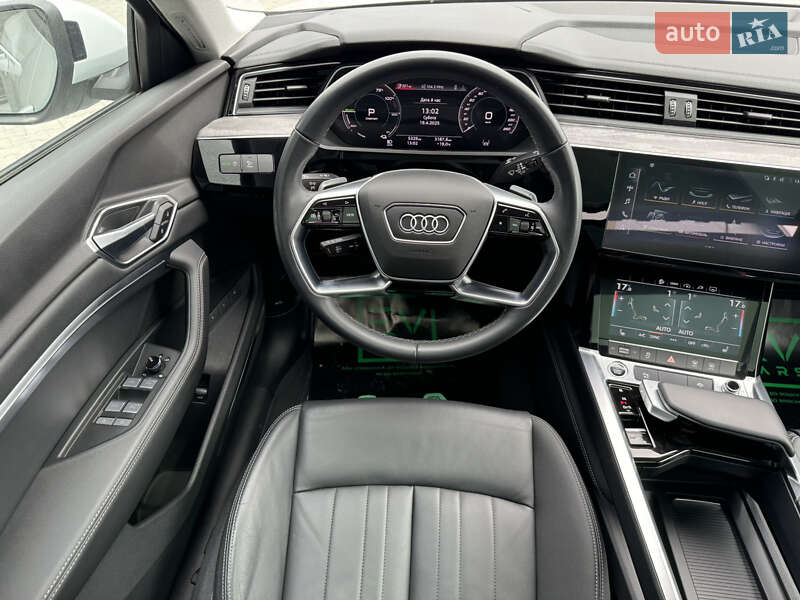 Позашляховик / Кросовер Audi Q8 e-tron 2023 в Івано-Франківську
