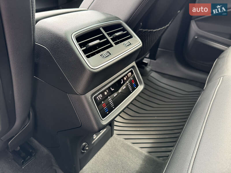Позашляховик / Кросовер Audi Q8 e-tron 2023 в Івано-Франківську