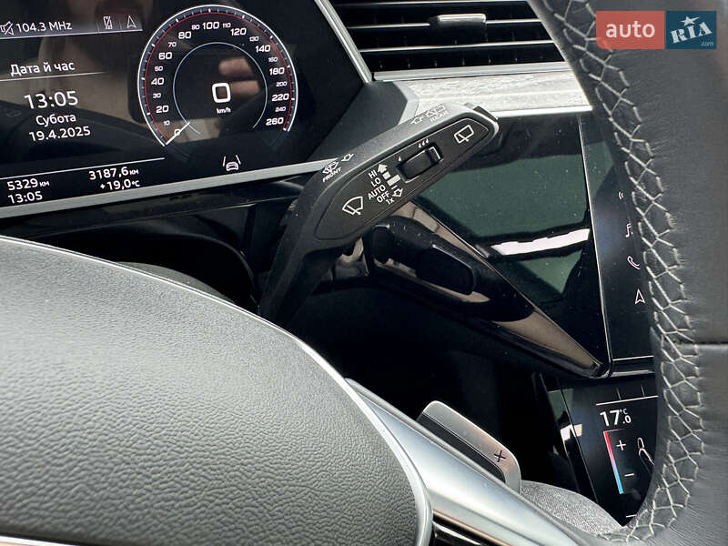 Позашляховик / Кросовер Audi Q8 e-tron 2023 в Івано-Франківську