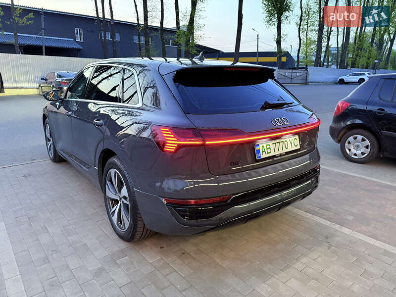 Внедорожник / Кроссовер Audi Q8 e-tron 2023 в Виннице