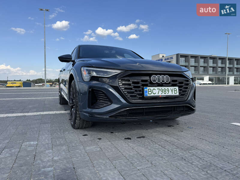 Позашляховик / Кросовер Audi Q8 e-tron 2023 в Львові
