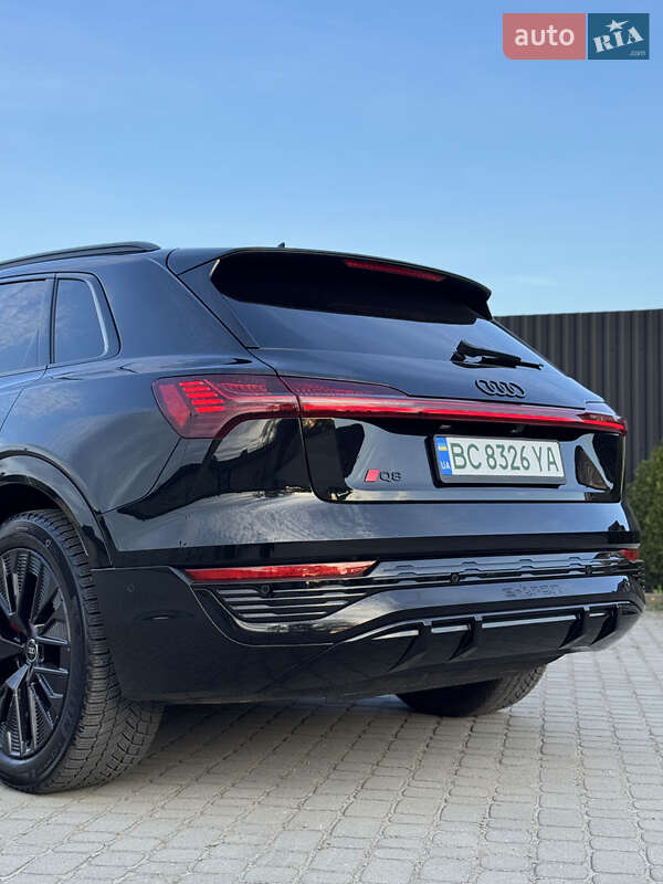 Внедорожник / Кроссовер Audi Q8 e-tron 2023 в Львове
