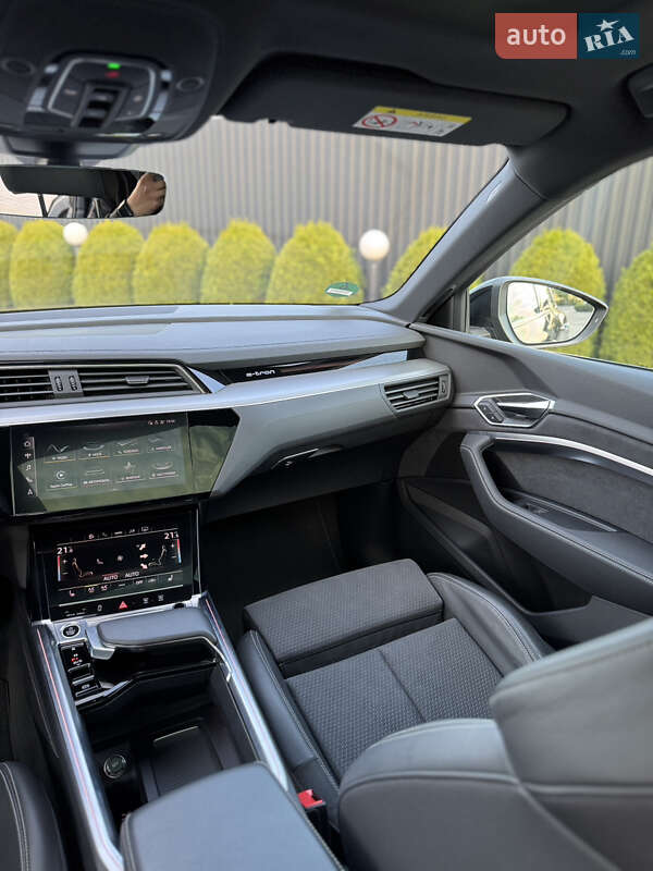 Внедорожник / Кроссовер Audi Q8 e-tron 2023 в Львове