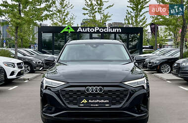 Позашляховик / Кросовер Audi Q8 e-tron 2023 в 