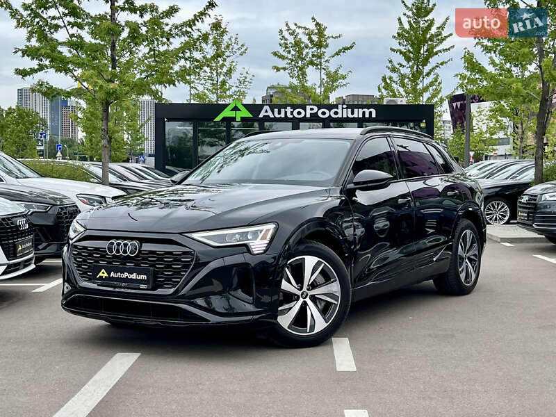 Позашляховик / Кросовер Audi Q8 e-tron 2023 в Києві