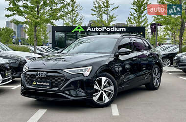 Позашляховик / Кросовер Audi Q8 e-tron 2023 в 
