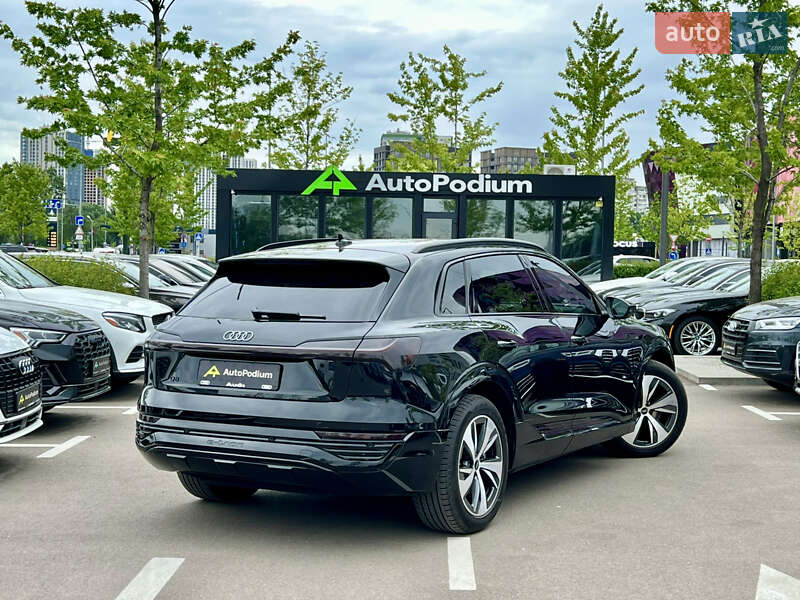 Позашляховик / Кросовер Audi Q8 e-tron 2023 в Києві