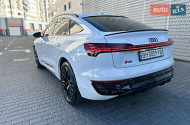 Внедорожник / Кроссовер Audi Q8 e-tron 2023 в 