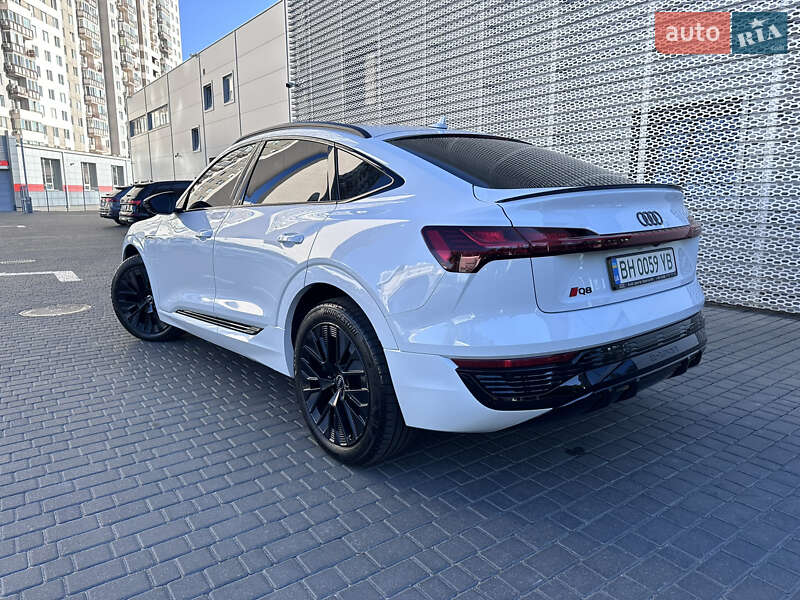 Внедорожник / Кроссовер Audi Q8 e-tron 2023 в Одессе