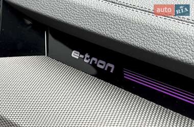 Внедорожник / Кроссовер Audi Q8 e-tron 2024 в 