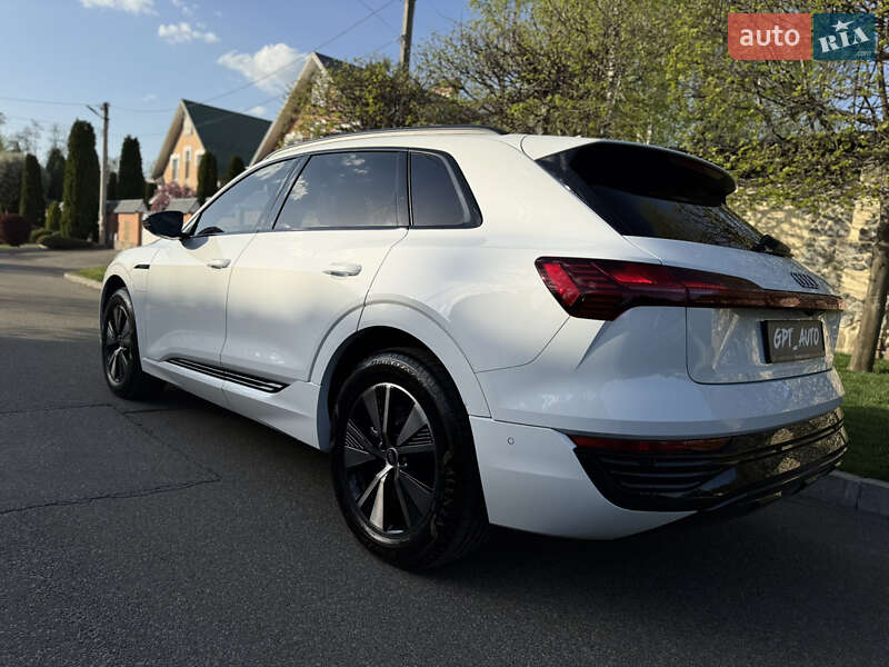 Внедорожник / Кроссовер Audi Q8 e-tron 2024 в Киеве
