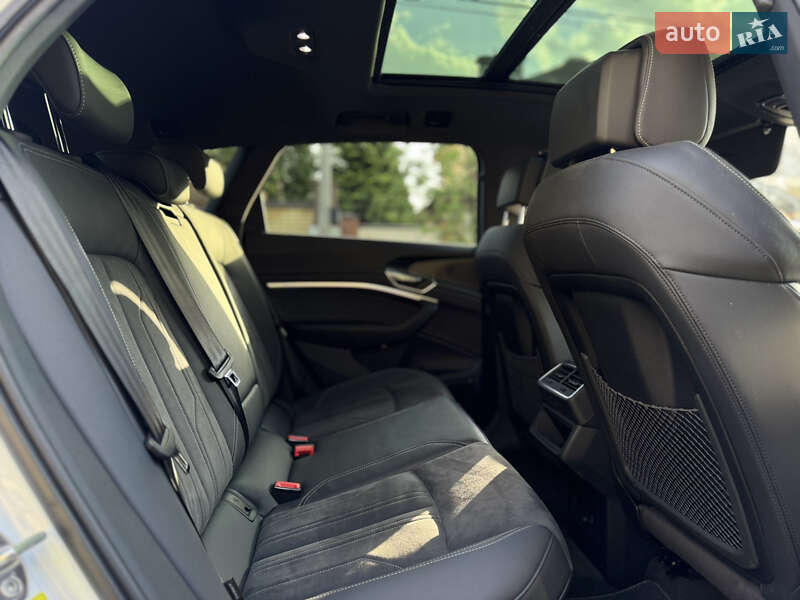 Внедорожник / Кроссовер Audi Q8 e-tron 2024 в Киеве