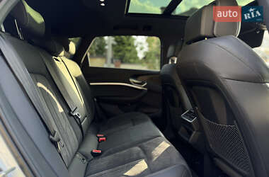 Внедорожник / Кроссовер Audi Q8 e-tron 2024 в 