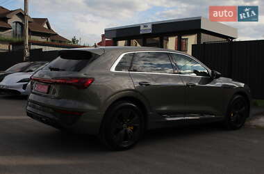 Внедорожник / Кроссовер Audi Q8 e-tron 2023 в 
