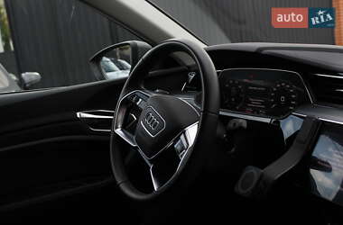 Внедорожник / Кроссовер Audi Q8 e-tron 2023 в 