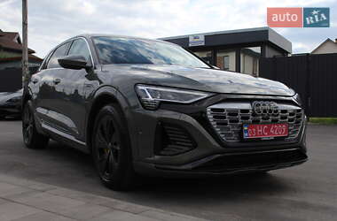 Внедорожник / Кроссовер Audi Q8 e-tron 2023 в 