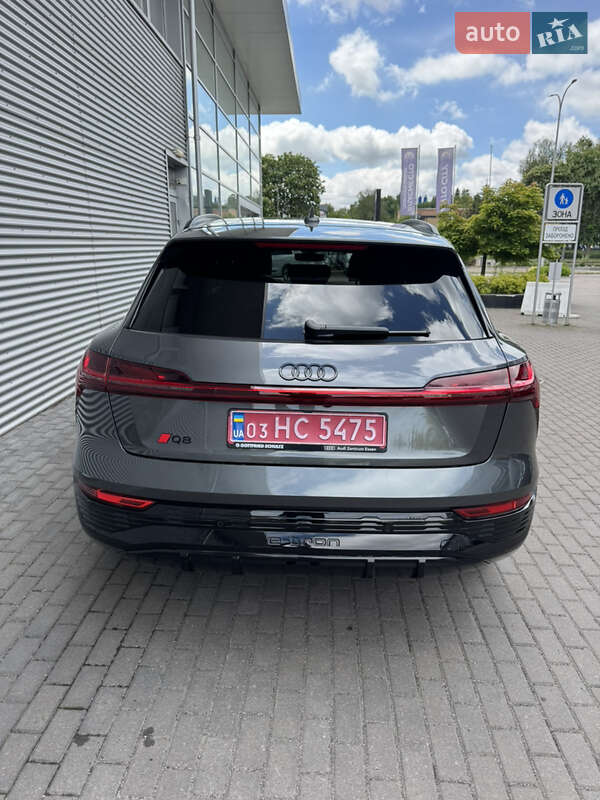 Внедорожник / Кроссовер Audi Q8 e-tron 2023 в Ровно