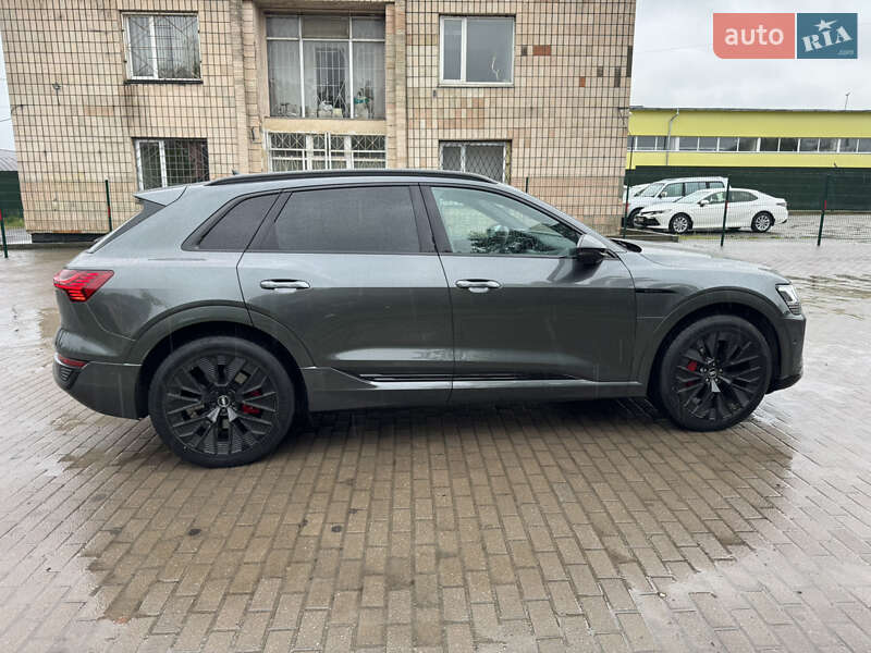 Внедорожник / Кроссовер Audi Q8 e-tron 2023 в Ровно
