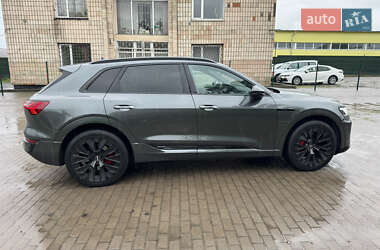 Внедорожник / Кроссовер Audi Q8 e-tron 2023 в 