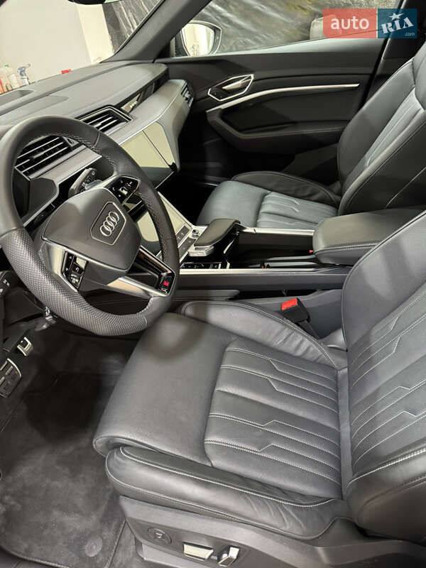 Внедорожник / Кроссовер Audi Q8 e-tron 2023 в Ровно