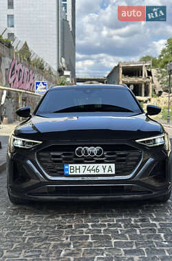 Внедорожник / Кроссовер Audi Q8 e-tron 2023 в 