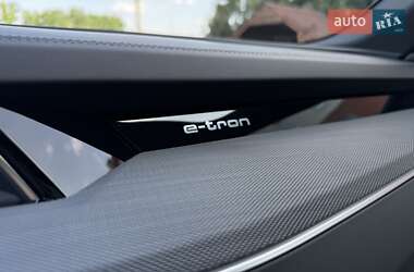 Внедорожник / Кроссовер Audi Q8 e-tron 2023 в 