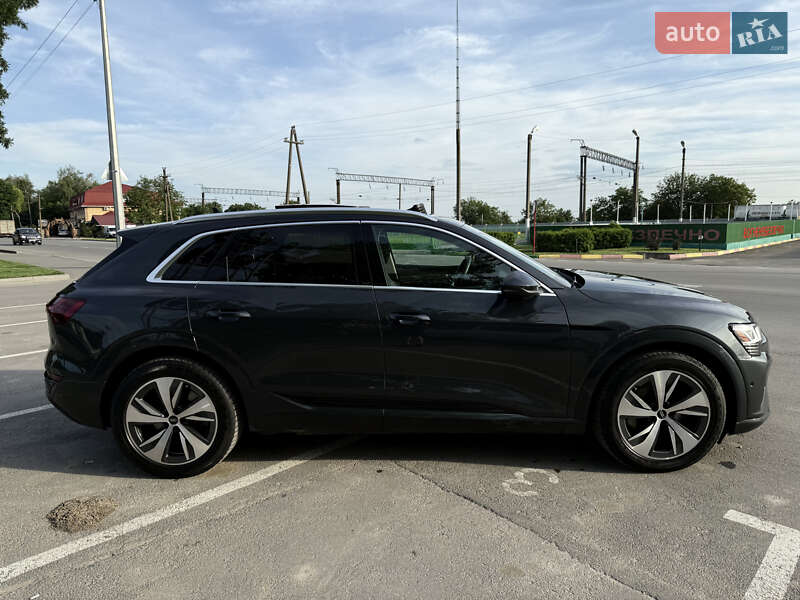 Внедорожник / Кроссовер Audi Q8 e-tron 2023 в Виннице фото 14 Внедорожник / Кроссовер Audi Q8 e-tron 2023 в Виннице