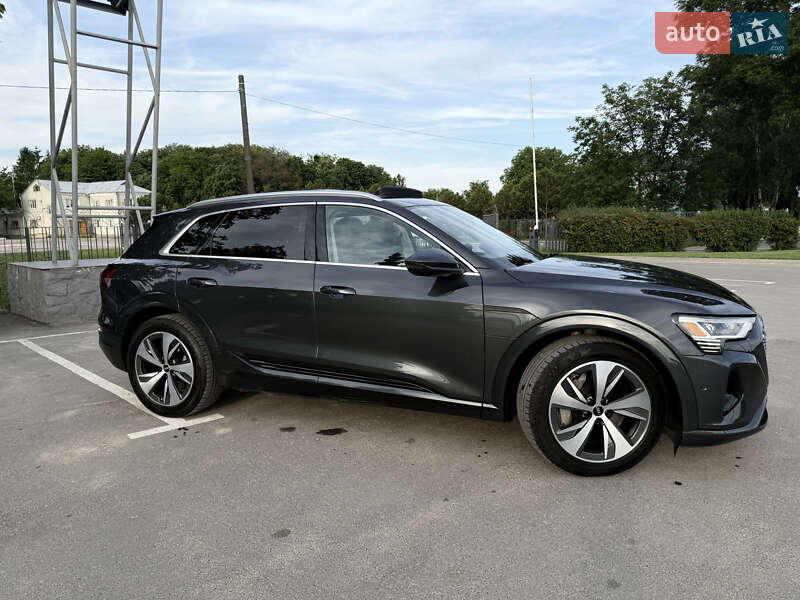 Внедорожник / Кроссовер Audi Q8 e-tron 2023 в Виннице фото 52 Внедорожник / Кроссовер Audi Q8 e-tron 2023 в Виннице