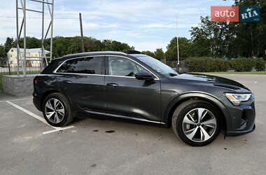 Внедорожник / Кроссовер Audi Q8 e-tron 2023 в 