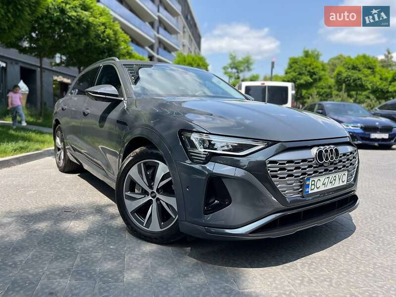 Внедорожник / Кроссовер Audi Q8 e-tron 2024 в 