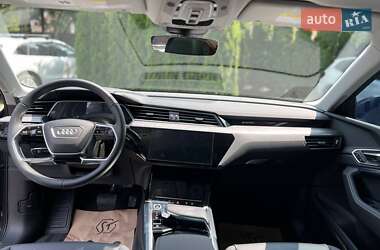 Внедорожник / Кроссовер Audi Q8 e-tron 2024 в 