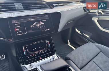 Внедорожник / Кроссовер Audi Q8 e-tron 2023 в 