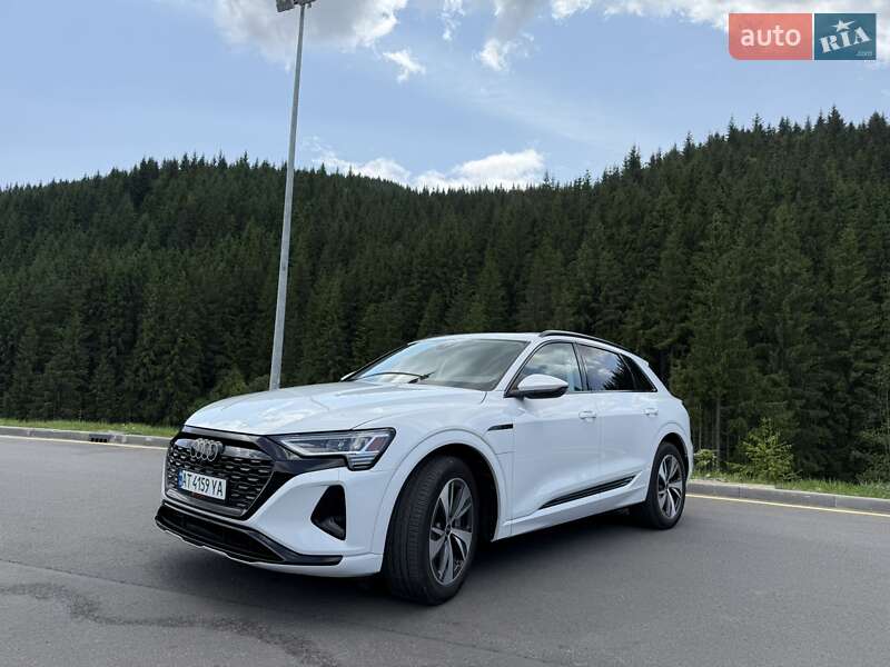 Внедорожник / Кроссовер Audi Q8 e-tron 2023 в Буковеле