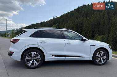 Внедорожник / Кроссовер Audi Q8 e-tron 2023 в 