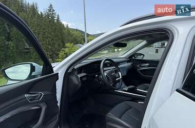 Внедорожник / Кроссовер Audi Q8 e-tron 2023 в 