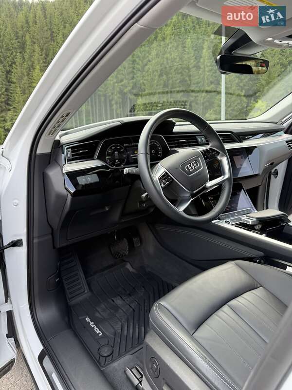 Внедорожник / Кроссовер Audi Q8 e-tron 2023 в Буковеле